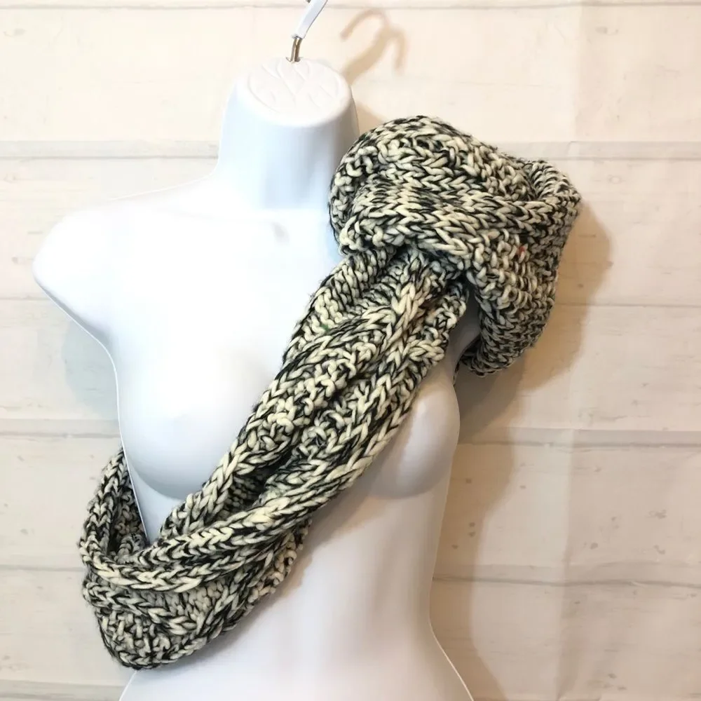 Loft cable knit marble infinity warm comfy timeless scarf black and white